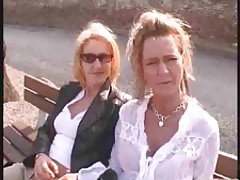 Siswi tidak menolak untuk bercinta dengan pacarnya dengan ibunya di rumah