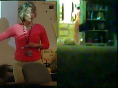 Gadis pelacur mengisap ayam di gloryhole