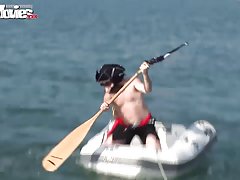 Anal buatan sendiri menyadap istri dalam lingerie seksi