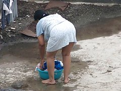 Saraf Jepang yang diajukan oleh ayahnya menghisap kemaluan pertamanya