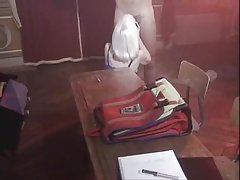 Mature Vecinita meniduri seorang pria muda yang sangat horny