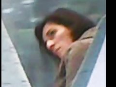 Diburu oleh kamera keamanan sialan sekretaris