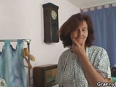 Spanyol dengan pantat besar ingin membuatnya keras dan keras