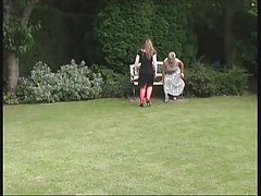 Dia memburu anak tirinya yang masturbasi dan menidurinya